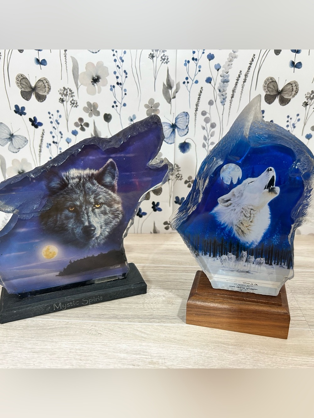 Lot of 2 Bradford Exchange Wolf Sculptures Mysteries of the Wild Mystic Spirit +